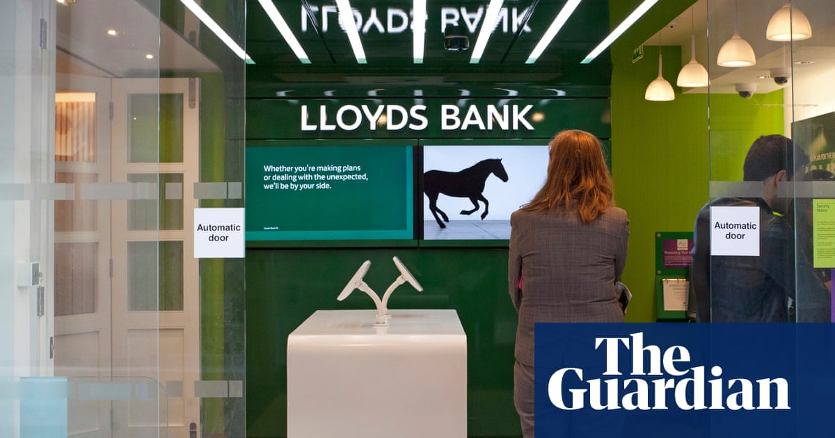 Lloyds Banking Group to Cut £2bn in Costs via AI-Powered Strategy