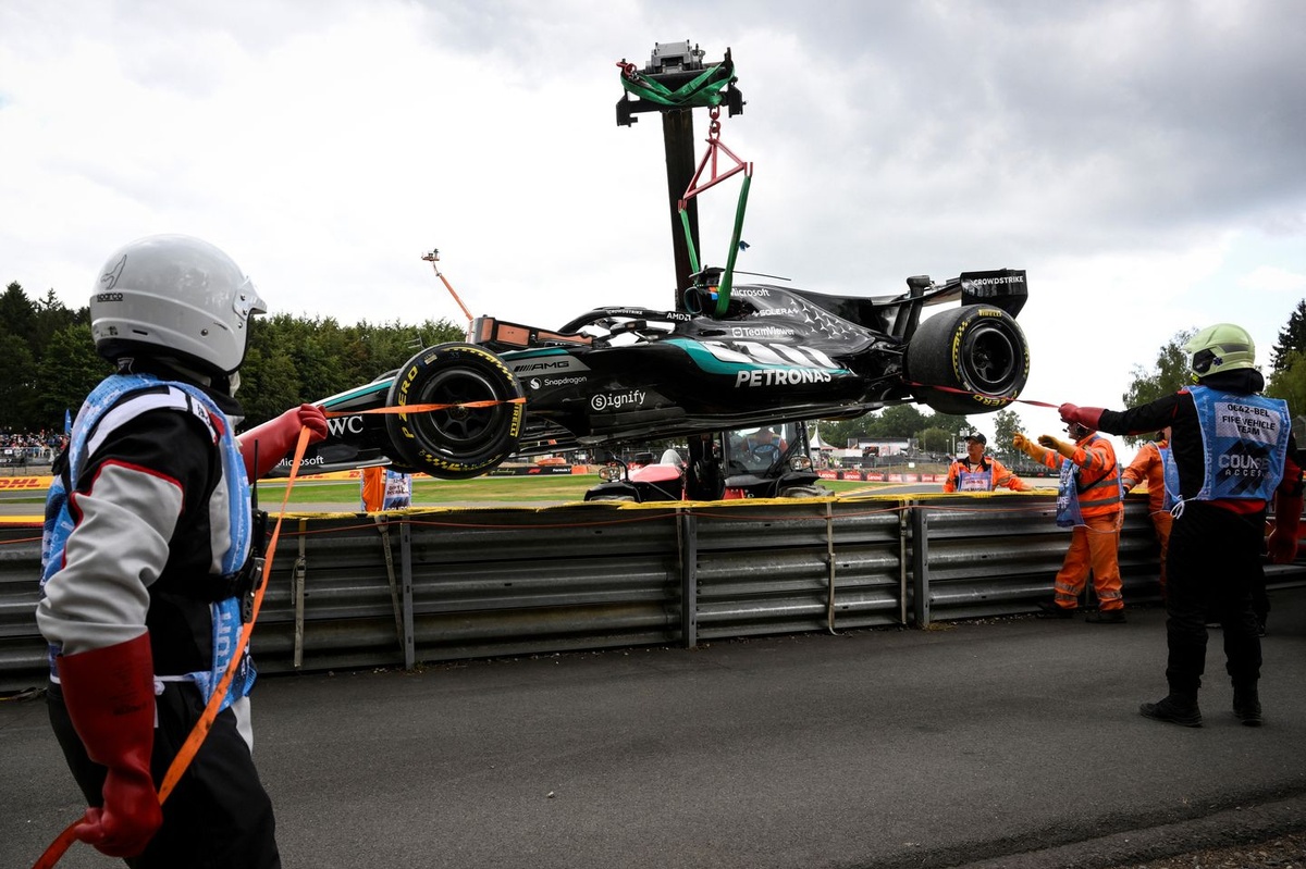 Power Unit Failures and First-Lap Chaos at Spa