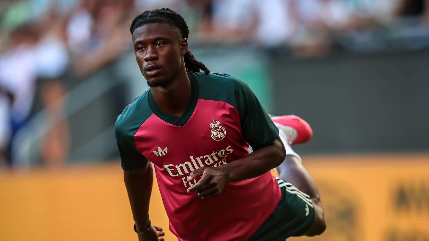 Eduardo Camavinga Rejects Manchester United Transfer to Stay at Real Madrid