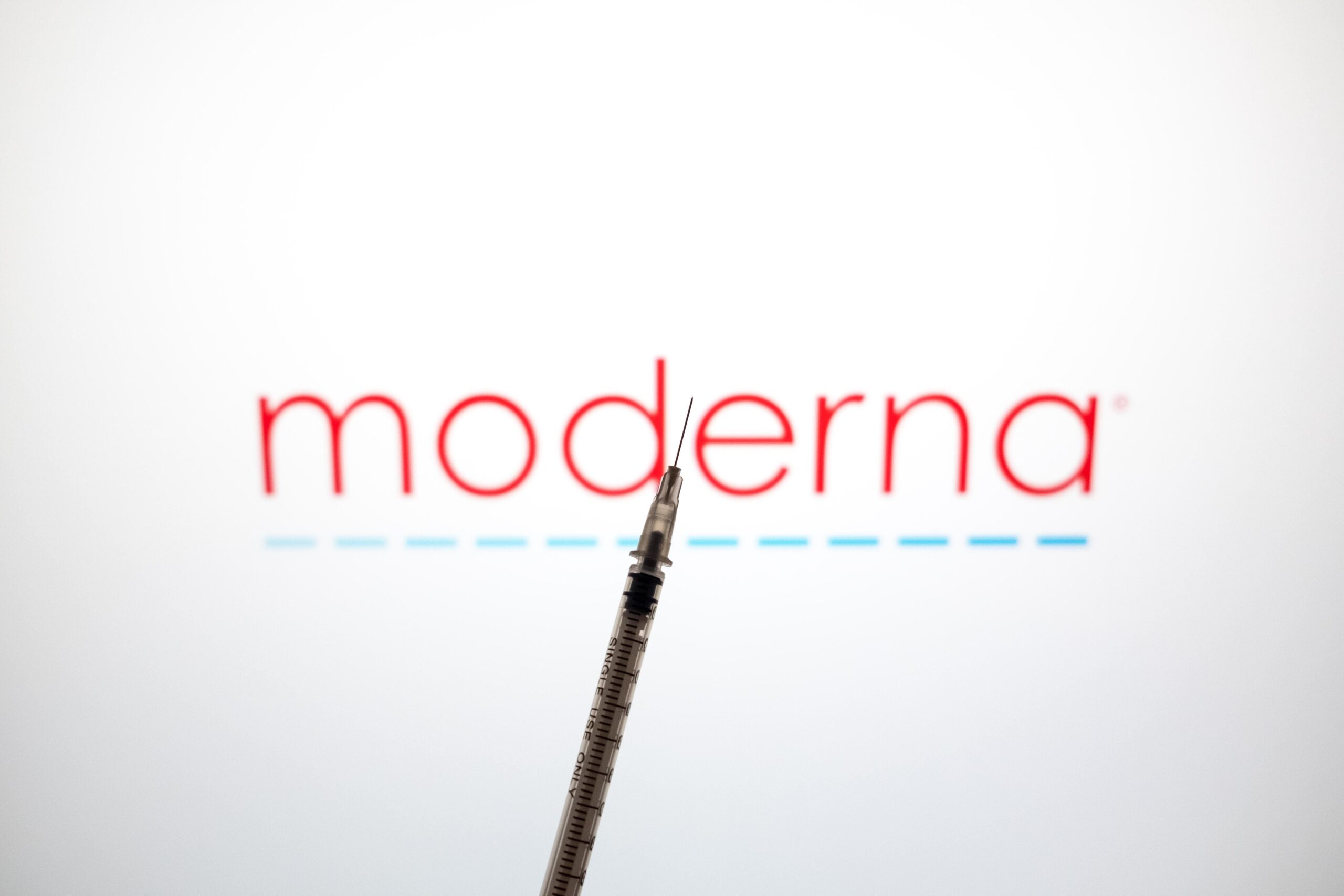 FDA Approves Moderna's mFLUSIVA mRNA Vaccine for Adults Aged 50 and Older
