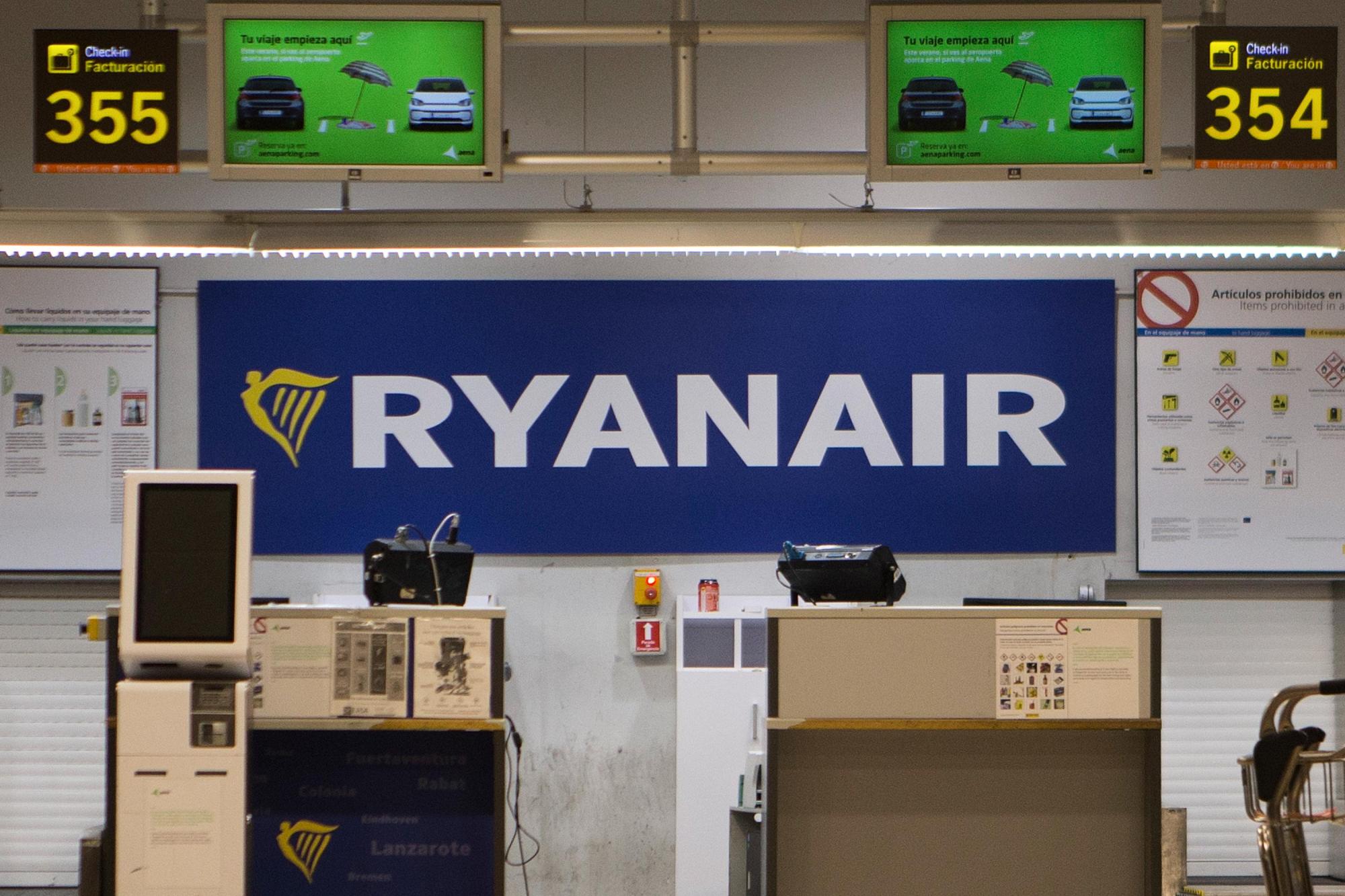 Ryanair Engine Part Smashed Window and Pulled Passenger Partially Outside