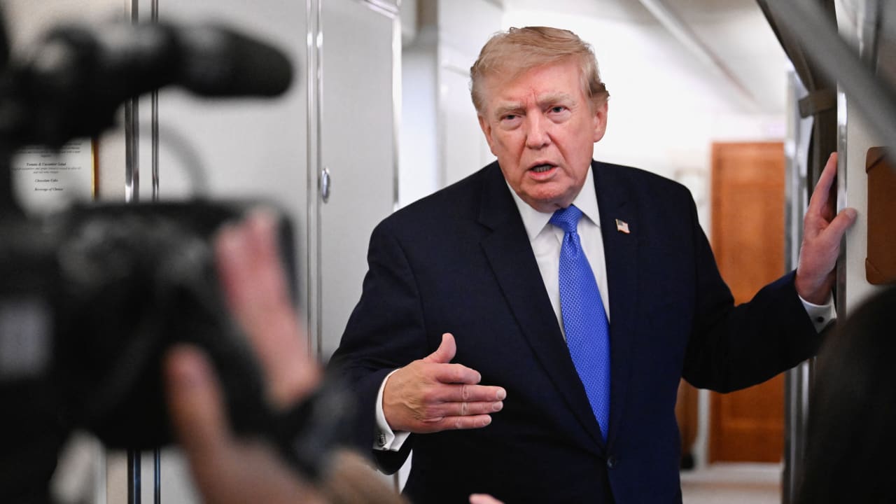Trump Weighs New Military Strikes on Iran Following Truce Collapse
