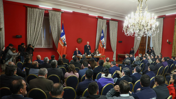 President José Antonio Kast Meets Mayors to Outline National Security Agenda
