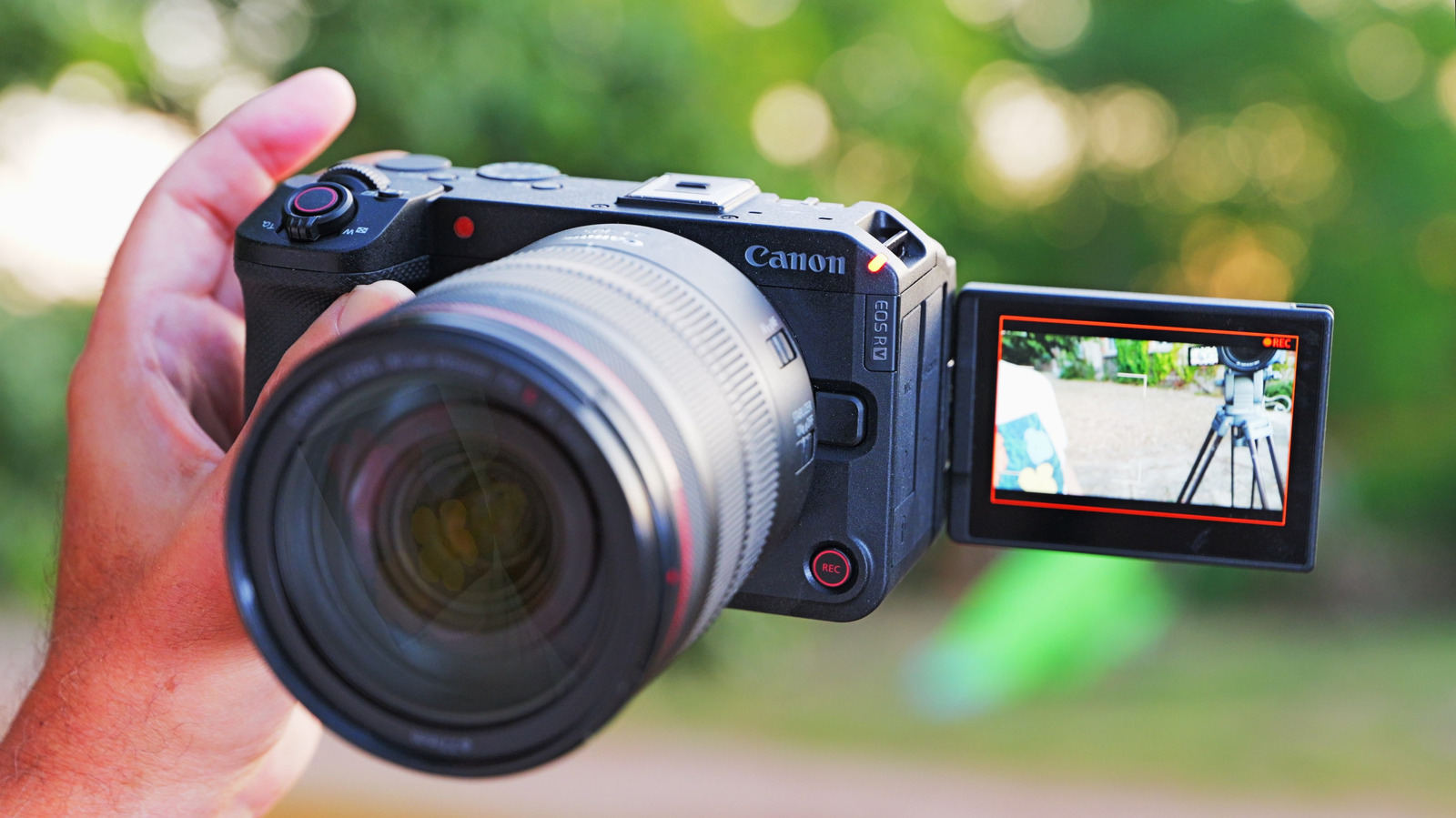 Amazon Sale Offers Significant Discount on 360-Degree Vlogging Camera