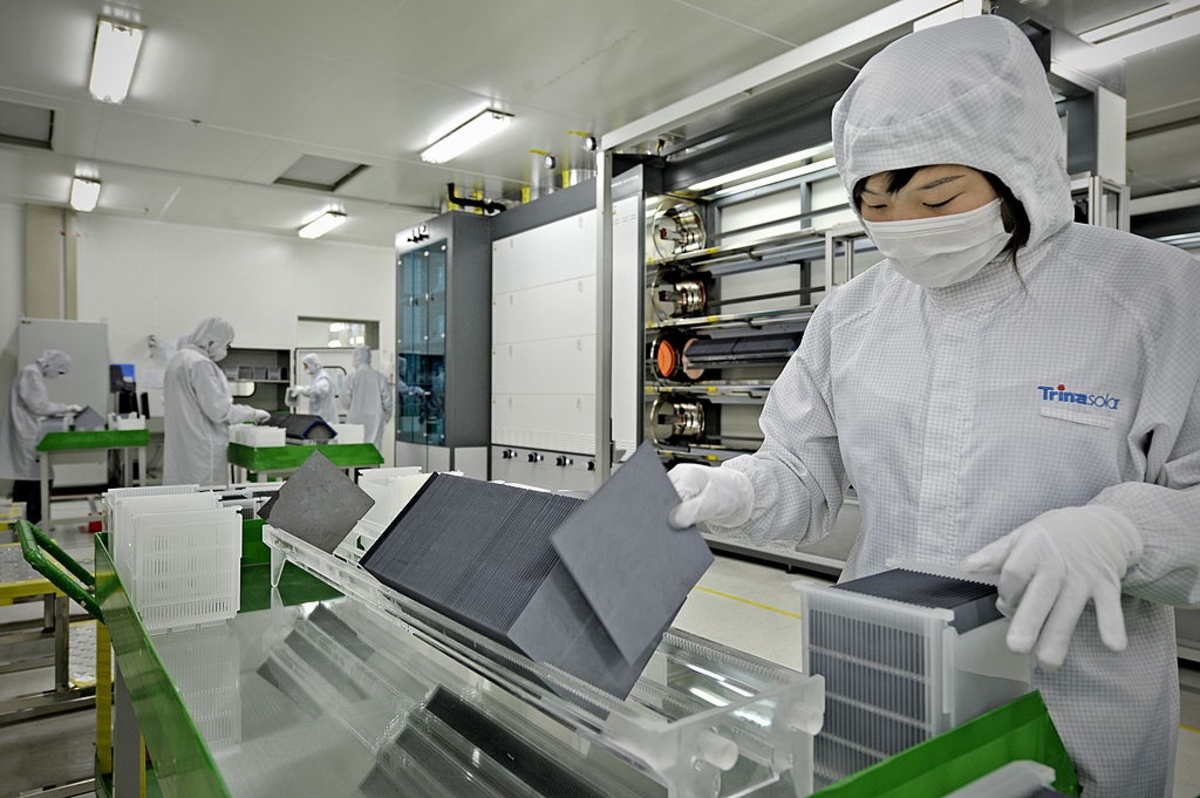 Polysilicon Price Floor: Trump Targets China's Grip on Chips and Solar